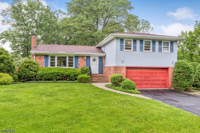 Sold: 253 Woodbine Cir, New Providence, NJ 07974 | 3 Beds / 2 Full ...