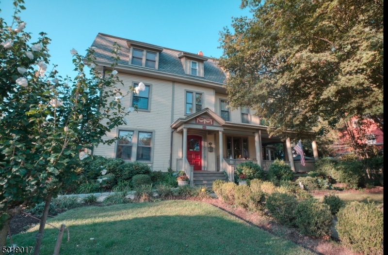 Sold: 265 Springfield Ave, Summit, NJ 07901 | $2,255,000