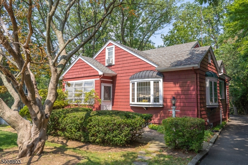 19 Harvard Ave, Maplewood, NJ 07040