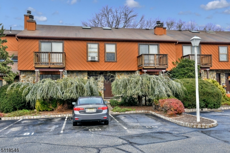 Sold 8 Brookside Hts, 8G, Wanaque, NJ 07465 2 Beds / 2 Full Baths