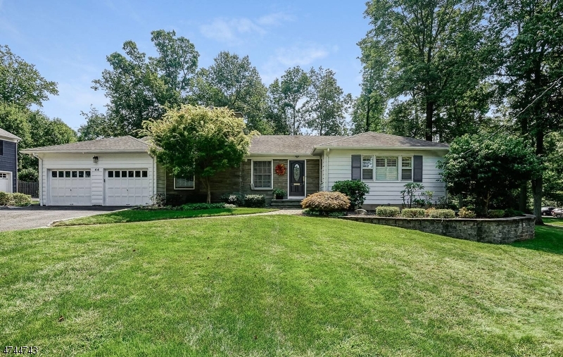 44 Spring Ridge Dr, Berkeley Heights, NJ 07922